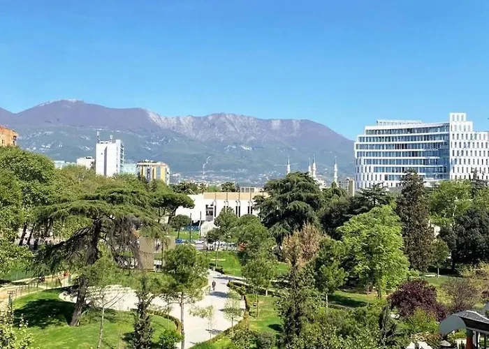 Bianca Vista * Tirana