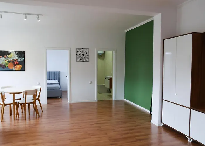 Bianca Vista Tirana